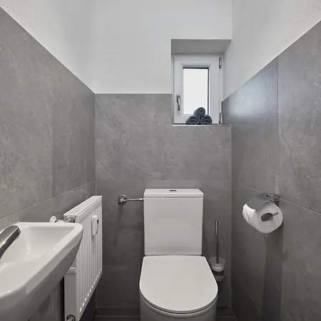 Apartment Enisa *